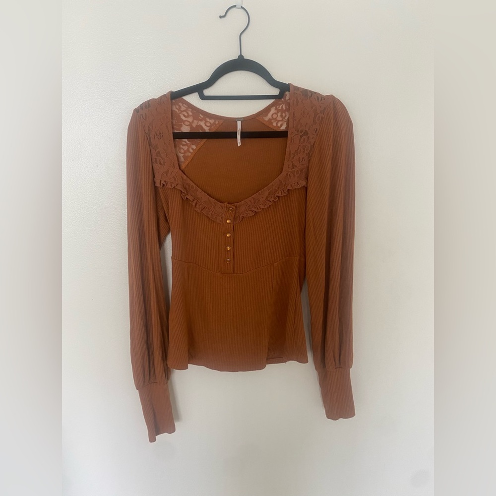 Free People, size Medium. Burnt Orange/Sienna renaissance top w/ lace details